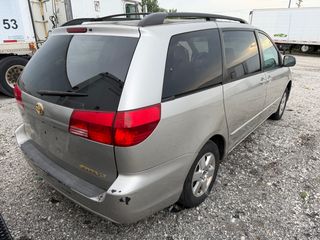 2004 Toyota Sienna LE - Exterior Rear Right Corner Image